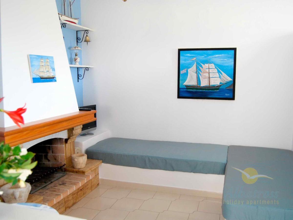 Albatross Holiday Apartments Agios Sostis  Exteriör bild